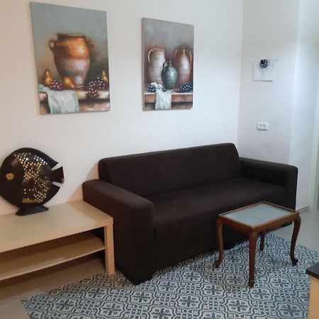 3 Stairs Only To Cozy Flat On Hillel St Appartement Haifa Buitenkant foto