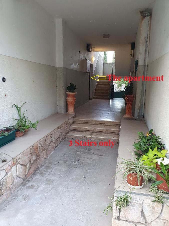 3 Stairs Only To Cozy Flat On Hillel St Appartement Haifa Buitenkant foto