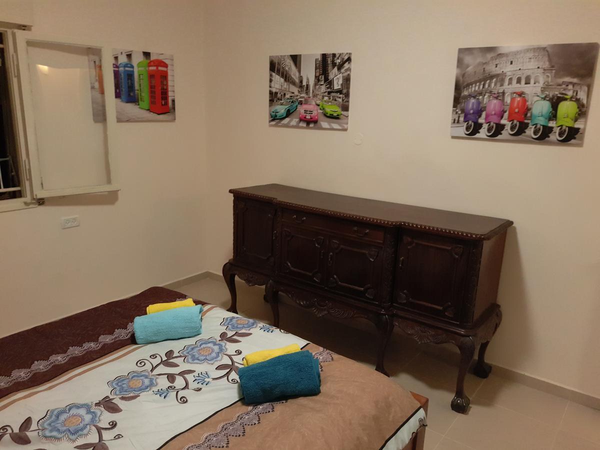 3 Stairs Only To Cozy Flat On Hillel St Appartement Haifa Buitenkant foto