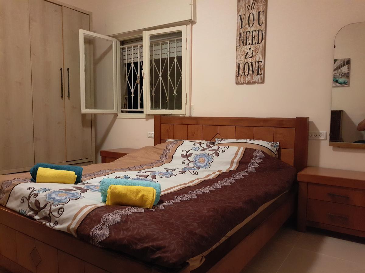 3 Stairs Only To Cozy Flat On Hillel St Appartement Haifa Buitenkant foto