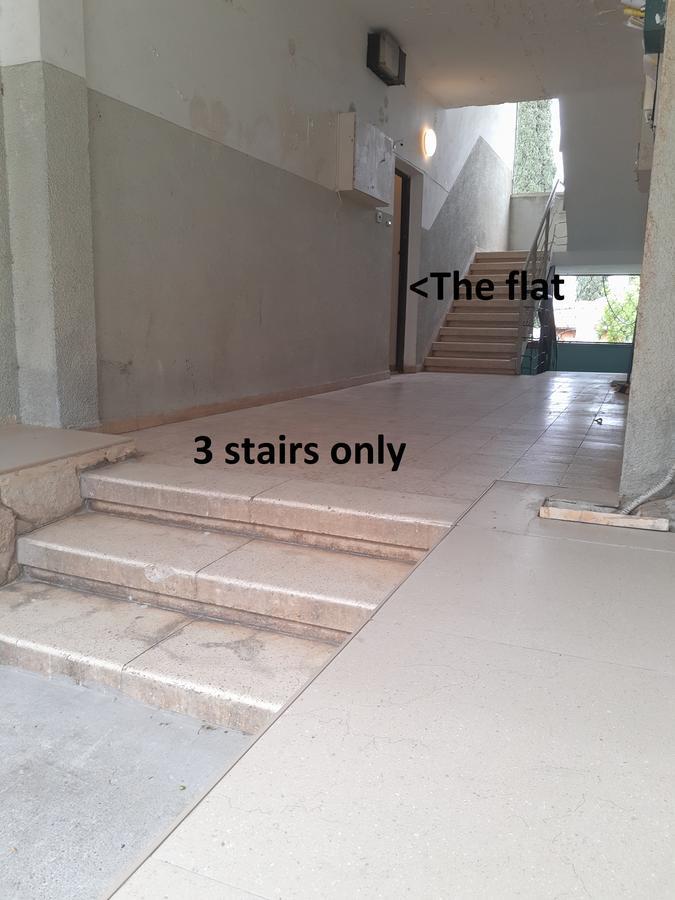 3 Stairs Only To Cozy Flat On Hillel St Appartement Haifa Buitenkant foto