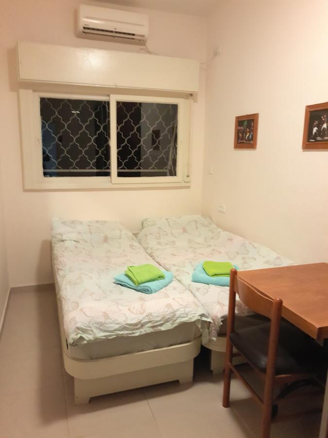 3 Stairs Only To Cozy Flat On Hillel St Appartement Haifa Buitenkant foto
