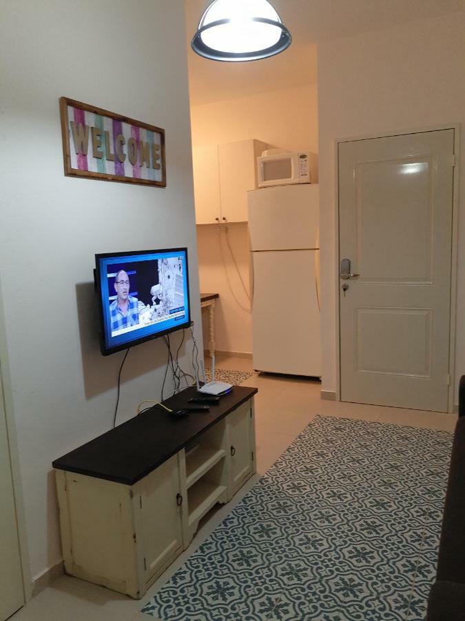3 Stairs Only To Cozy Flat On Hillel St Appartement Haifa Buitenkant foto