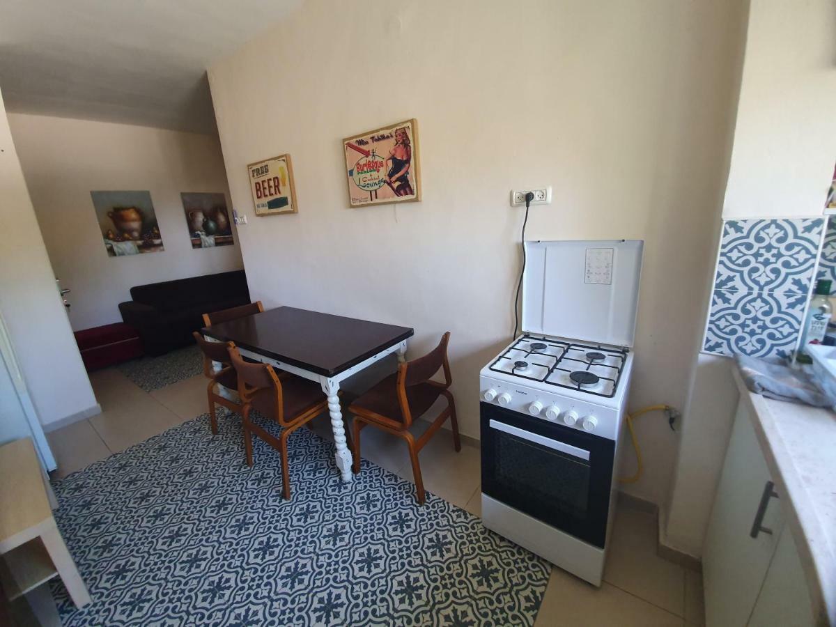 3 Stairs Only To Cozy Flat On Hillel St Appartement Haifa Buitenkant foto
